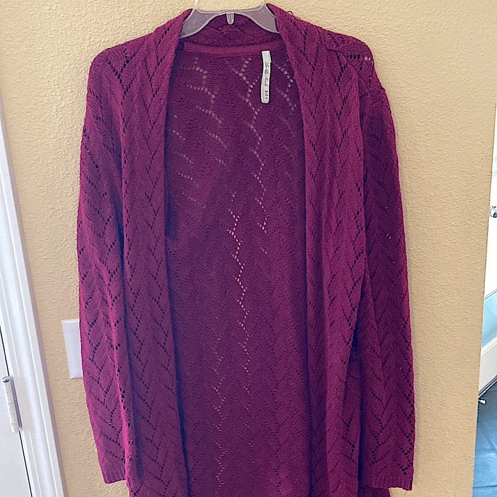 XL Red Sweater. very comfy. Never worn. Great for on the go work!